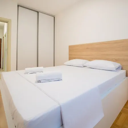 Meli Apartment *