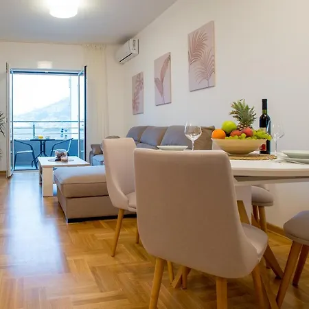 Meli Apartment *